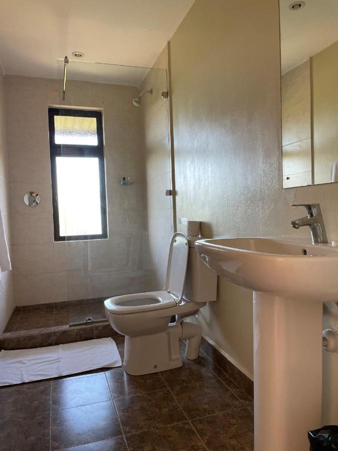Nyikani House Нанюки Екстериор снимка